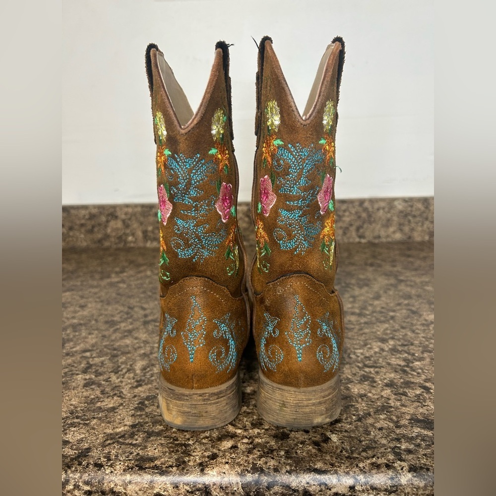 LITTLE GIRLS COGNAC FAUX LEATHER SQUARE TOE - Picture 2 of 7